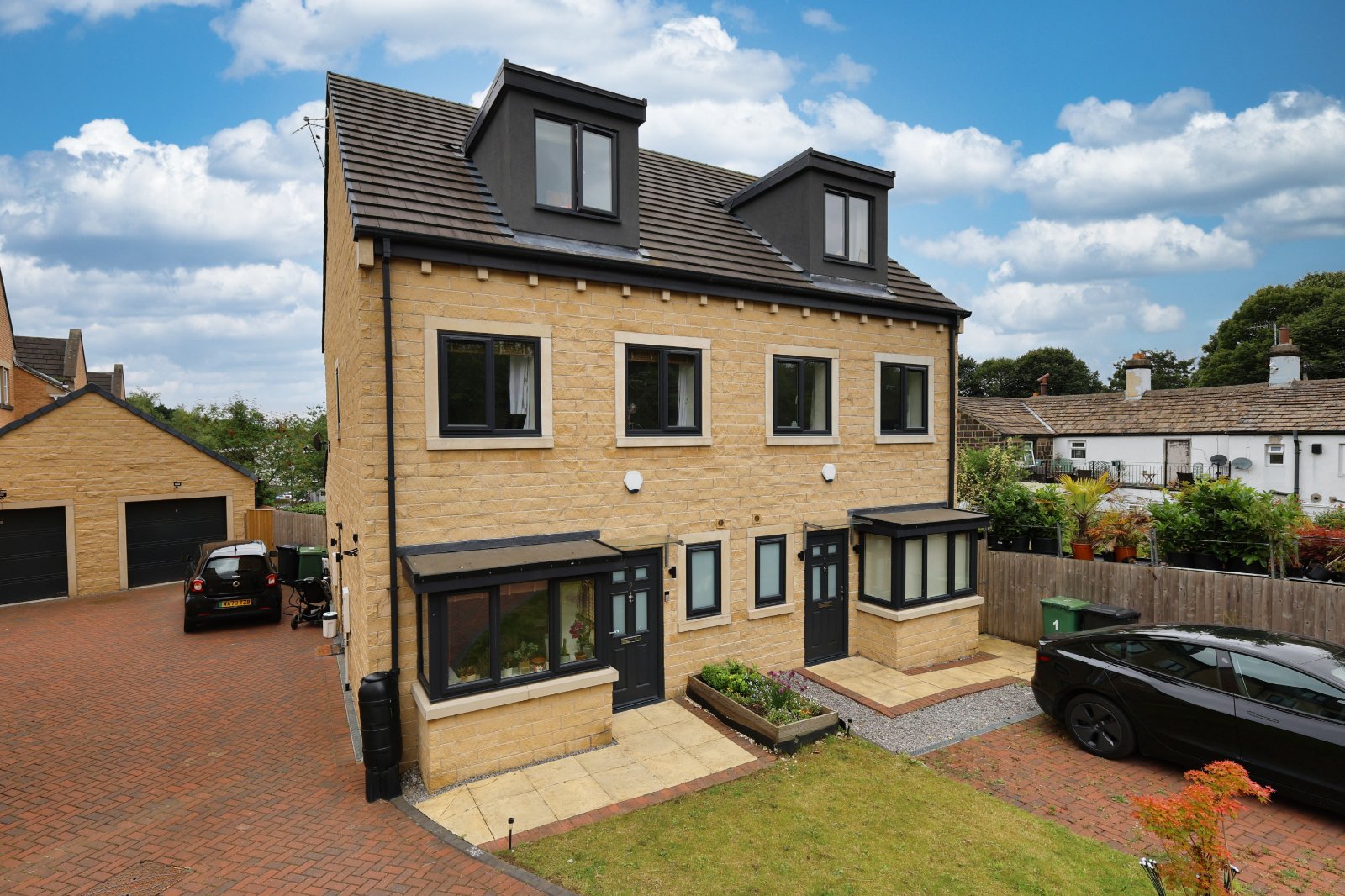 Clahane Drive, Yeadon, Leeds, West Yorkshire, LS19