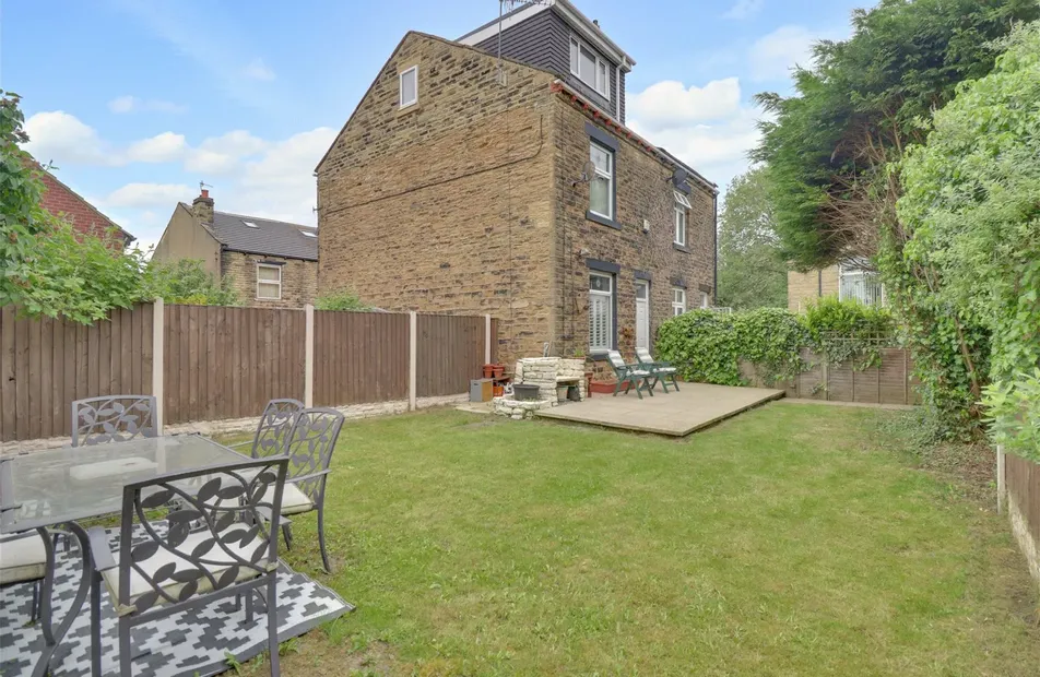 House for sale with 4 bedrooms in Bertha Street, Farsley, Pudsey, West