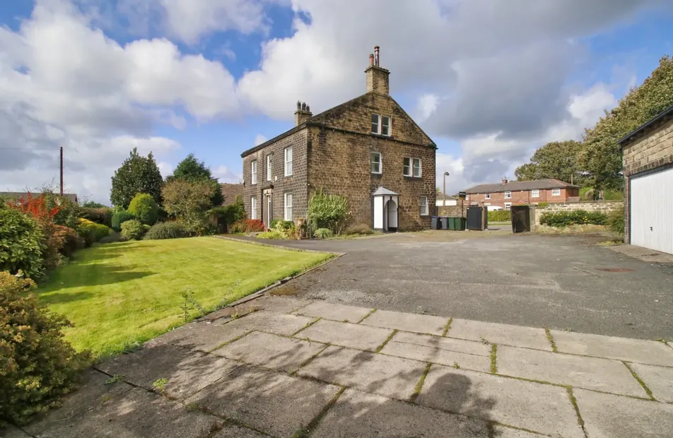 House for sale with 5 bedrooms in Thackley Road, Thackley, Bradford